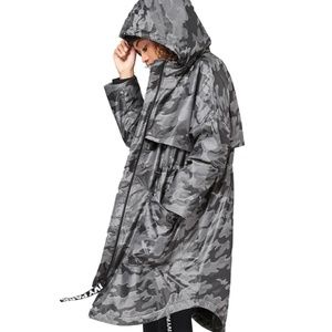 IVY PARK Camo Luxe Parka XL